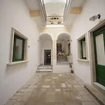 Dimora San Vincenzo Bed & Breakfast 3*